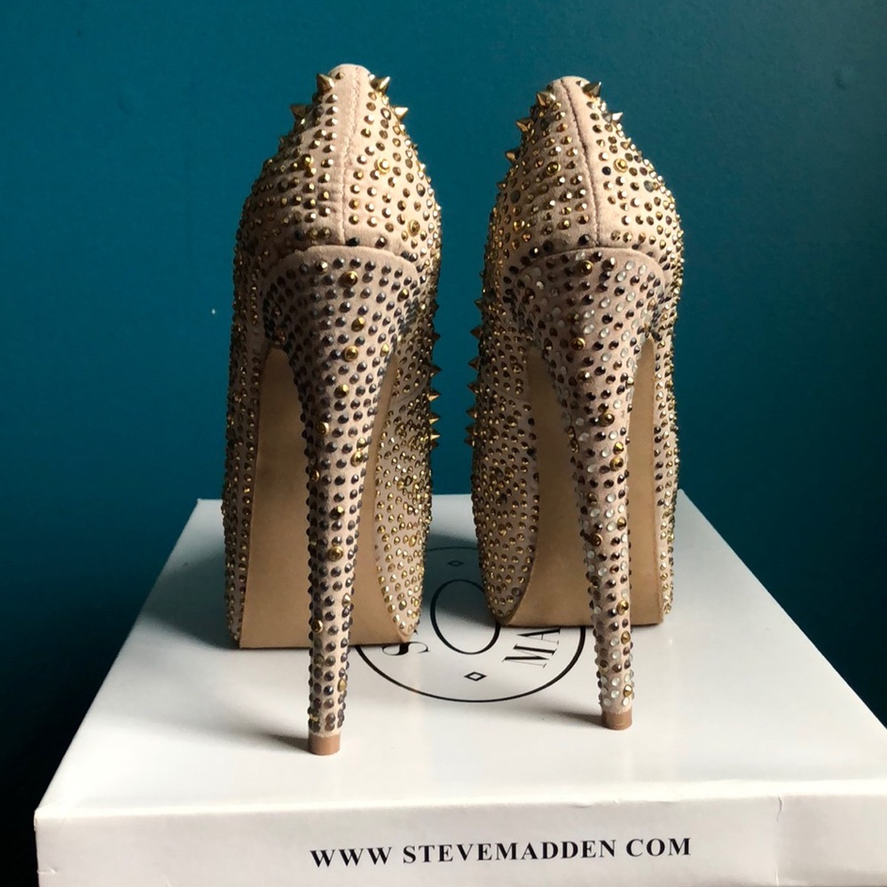 Steve Madden dipsee spiked gold and tan heel - Picture 6 of 7